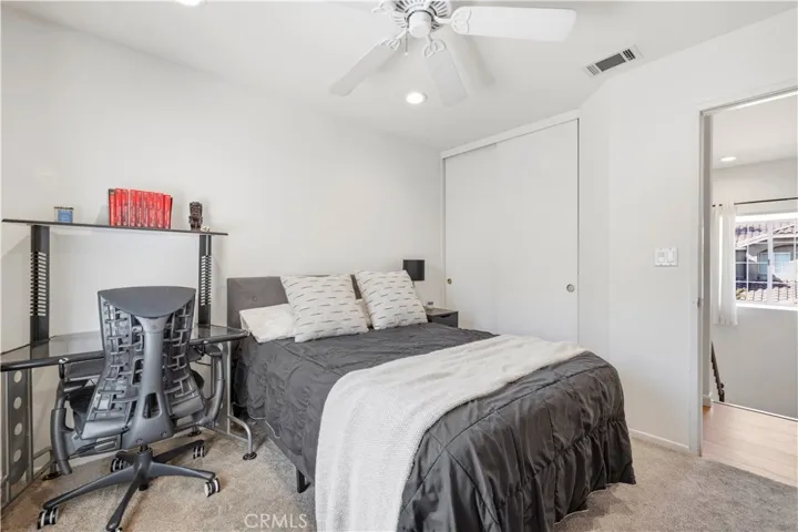 28127 Bobwhite Circle 98, Saugus, California 91350