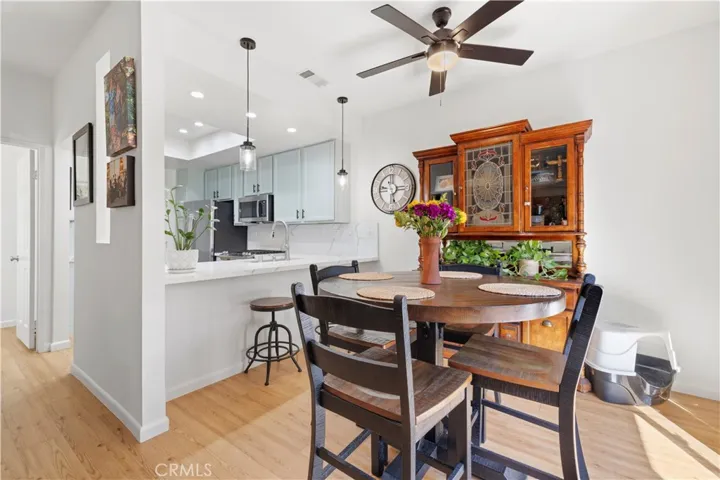 28127 Bobwhite Circle 98, Saugus, California 91350