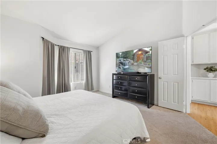 28127 Bobwhite Circle 98, Saugus, California 91350