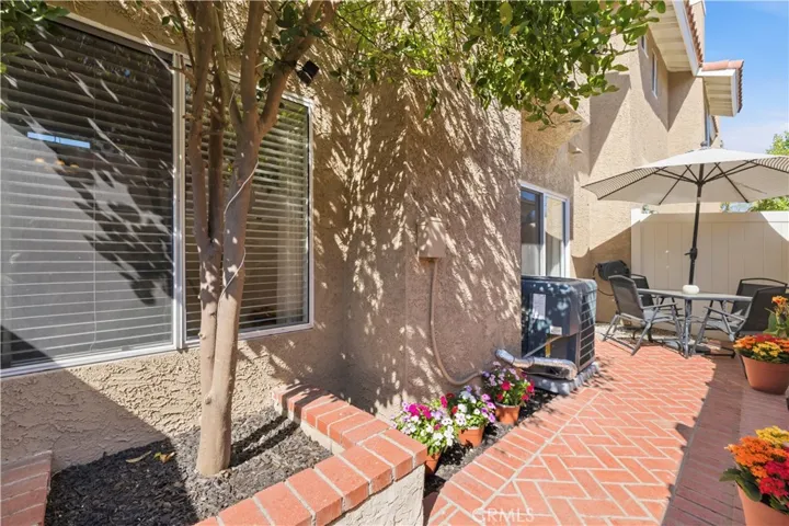 28127 Bobwhite Circle 98, Saugus, California 91350