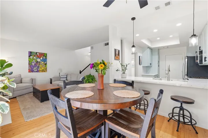 28127 Bobwhite Circle 98, Saugus, California 91350