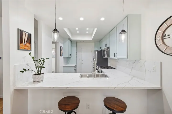 28127 Bobwhite Circle 98, Saugus, California 91350