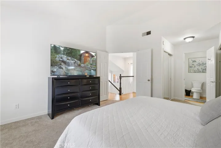 28127 Bobwhite Circle 98, Saugus, California 91350