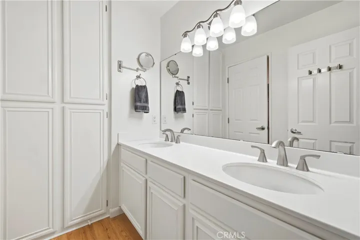 28127 Bobwhite Circle 98, Saugus, California 91350