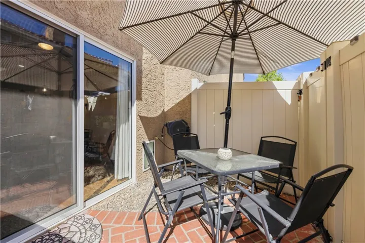 28127 Bobwhite Circle 98, Saugus, California 91350