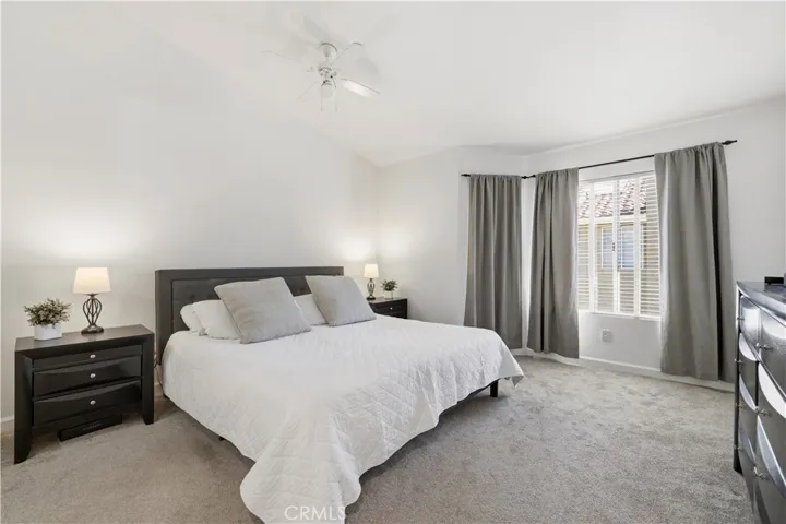 28127 Bobwhite Circle 98, Saugus, California 91350