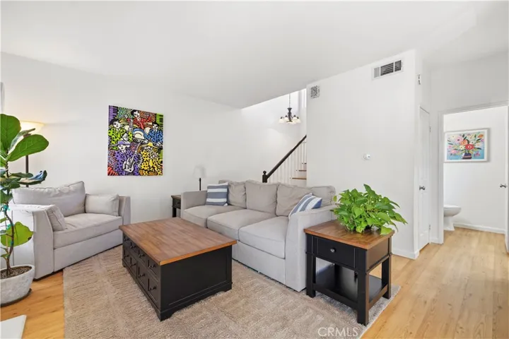 28127 Bobwhite Circle 98, Saugus, California 91350