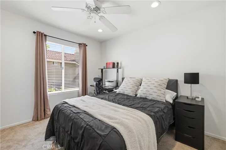 28127 Bobwhite Circle 98, Saugus, California 91350