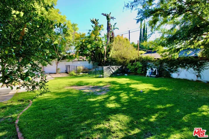 5415 Coldwater Canyon Avenue, Sherman Oaks, California 91401