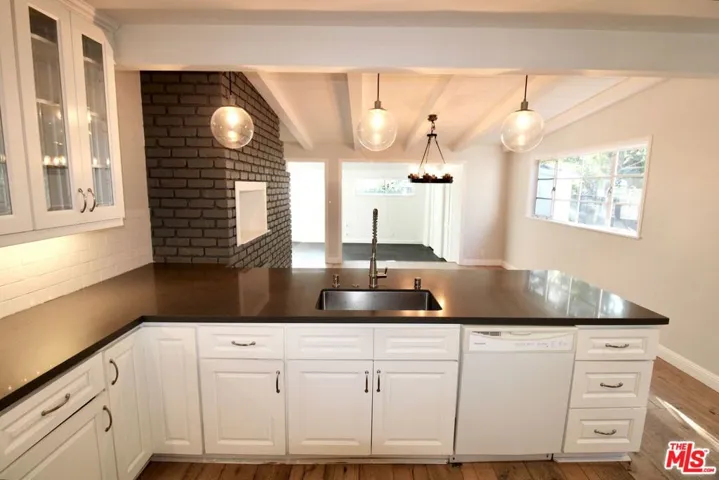 5415 Coldwater Canyon Avenue, Sherman Oaks, California 91401