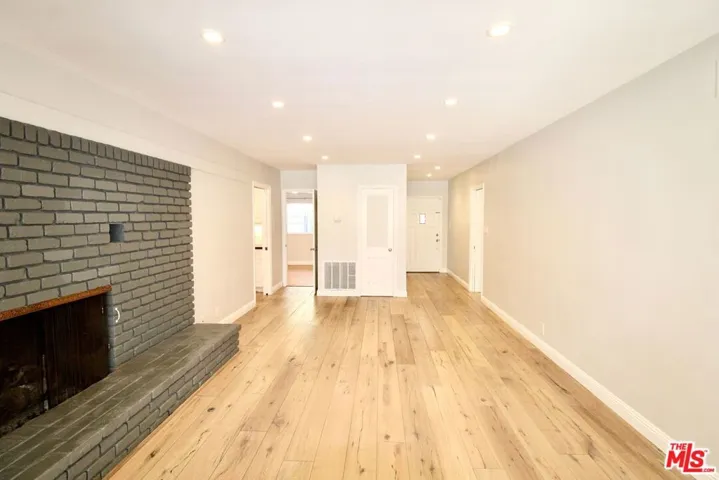 5415 Coldwater Canyon Avenue, Sherman Oaks, California 91401