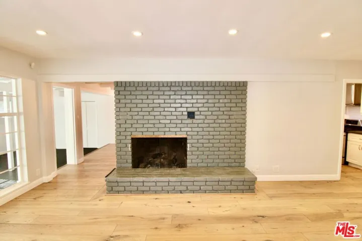 5415 Coldwater Canyon Avenue, Sherman Oaks, California 91401