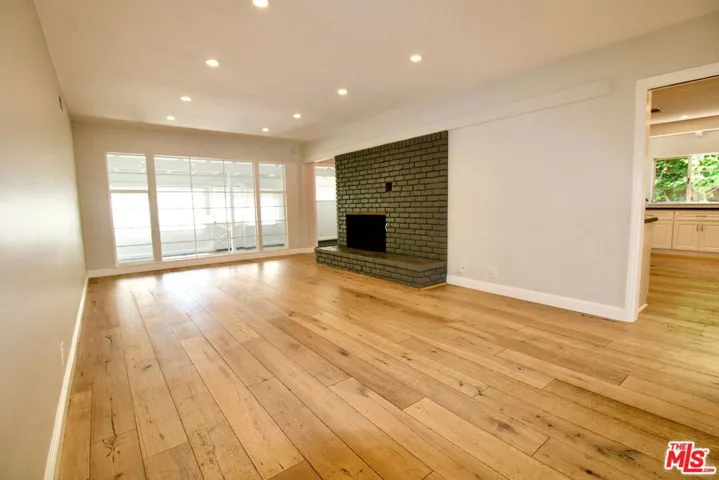 5415 Coldwater Canyon Avenue, Sherman Oaks, California 91401