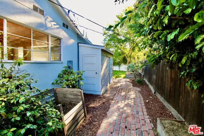 5415 Coldwater Canyon Avenue, Sherman Oaks, California 91401