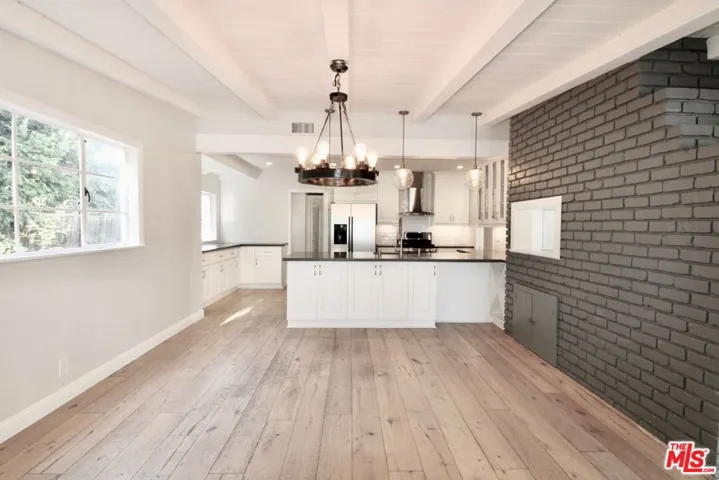 5415 Coldwater Canyon Avenue, Sherman Oaks, California 91401