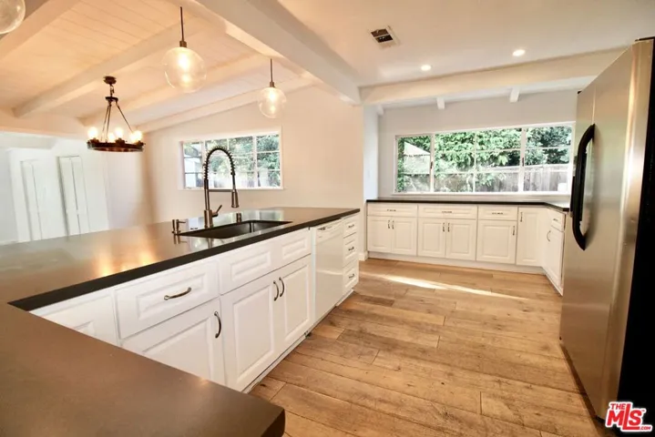 5415 Coldwater Canyon Avenue, Sherman Oaks, California 91401