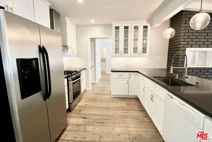 5415 Coldwater Canyon Avenue, Sherman Oaks, California 91401