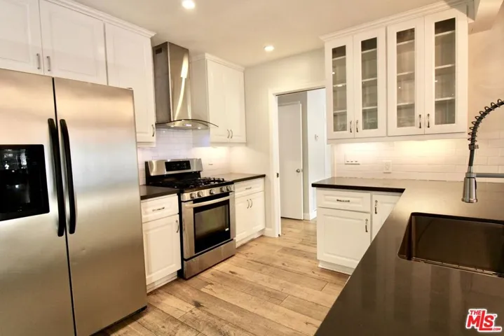 5415 Coldwater Canyon Avenue, Sherman Oaks, California 91401