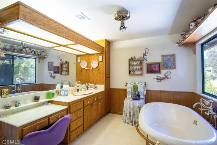 2160 Gird Road, Fallbrook, California 92028