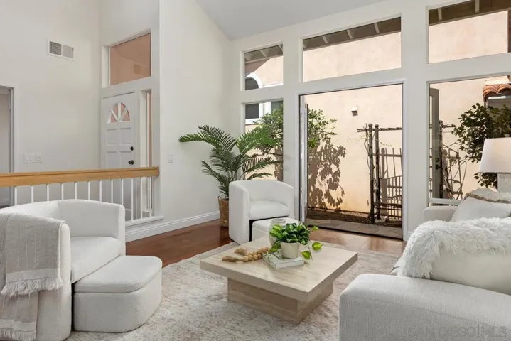 11440 Caminito Corriente, San Diego, California 92128