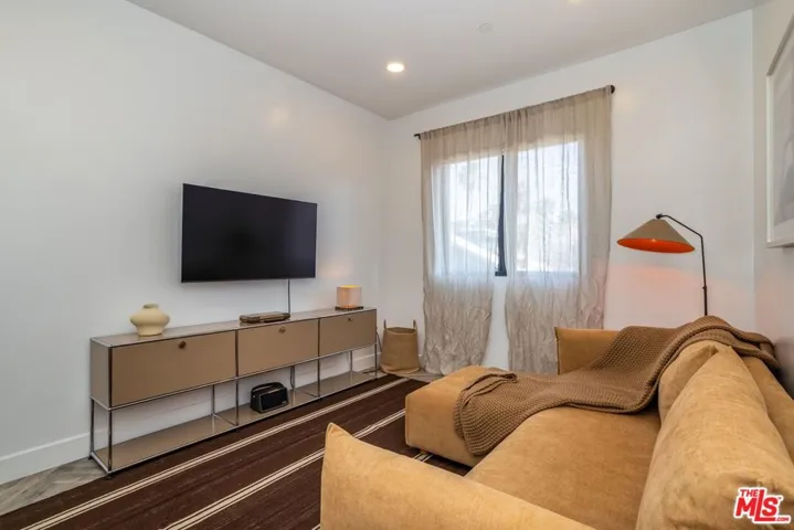 137 N Doheny Drive 4, West Hollywood, California 90048