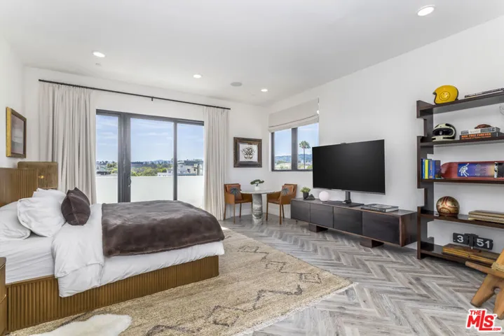 137 N Doheny Drive 4, West Hollywood, California 90048