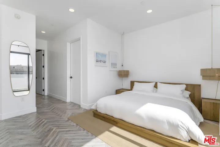 137 N Doheny Drive 4, West Hollywood, California 90048