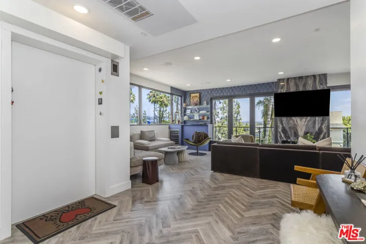 137 N Doheny Drive 4, West Hollywood, California 90048