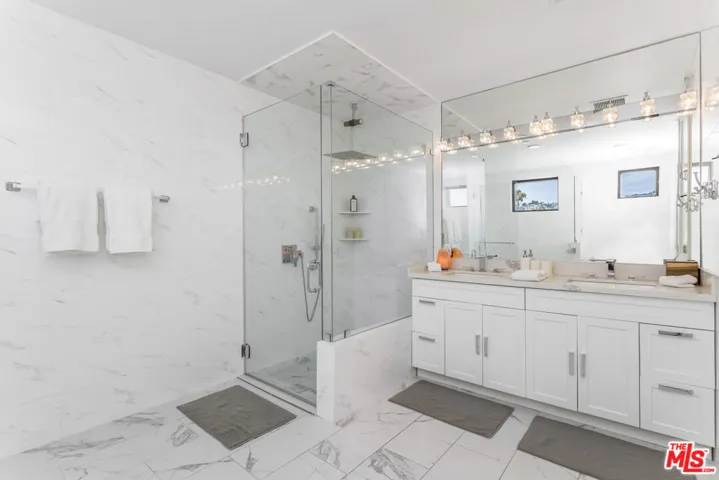 137 N Doheny Drive 4, West Hollywood, California 90048