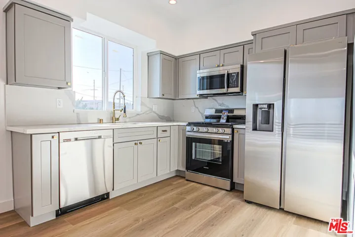 11443 Hatteras Street, North Hollywood, California 91601