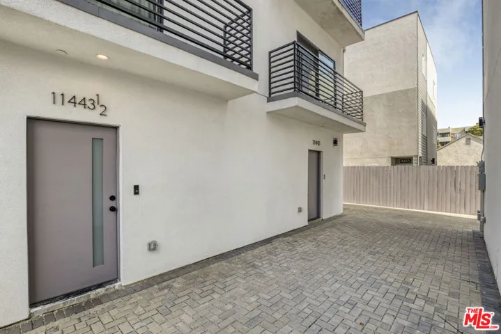 11443 Hatteras Street, North Hollywood, California 91601