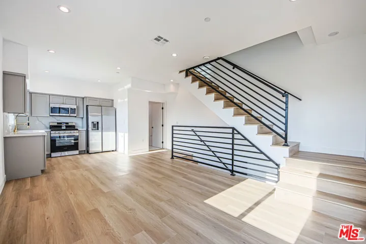 11443 Hatteras Street, North Hollywood, California 91601