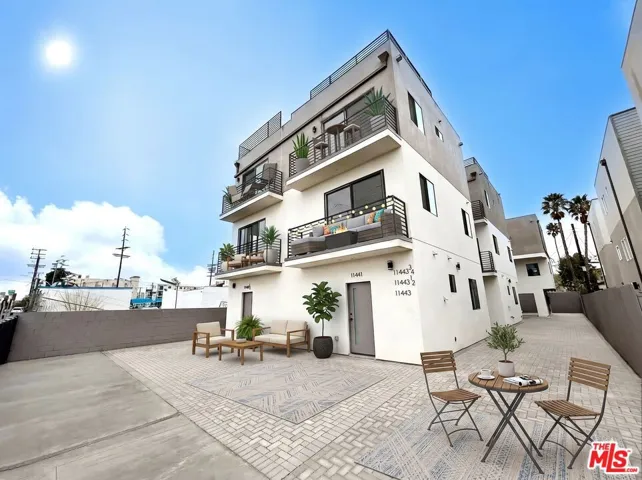 11443 Hatteras Street, North Hollywood, California 91601