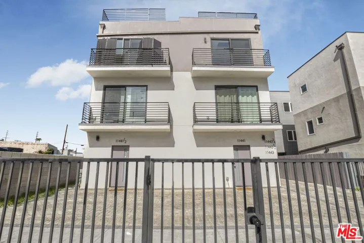 11443 Hatteras Street, North Hollywood, California 91601