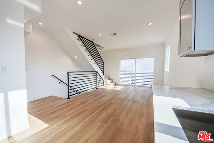 11443 Hatteras Street, North Hollywood, California 91601
