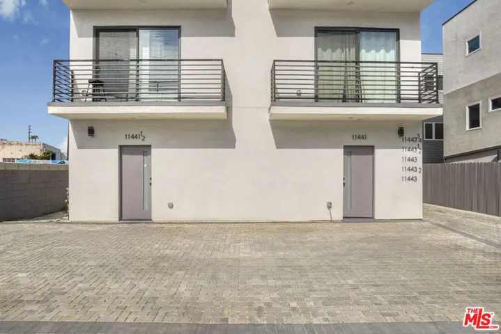 11443 Hatteras Street, North Hollywood, California 91601