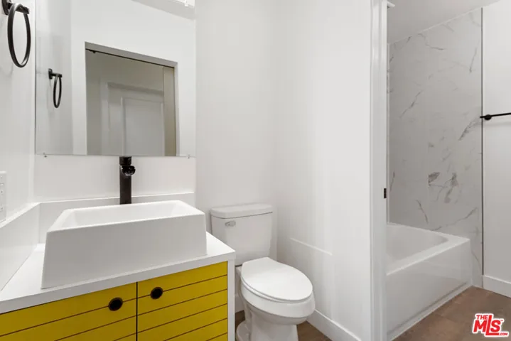 1743 9th Street 1, Santa Monica, California 90404