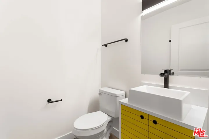1743 9th Street 1, Santa Monica, California 90404