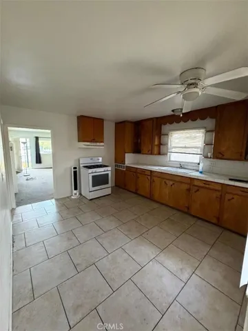 427 Hamilton, Costa Mesa, California 92627