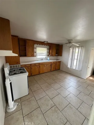 427 Hamilton, Costa Mesa, California 92627