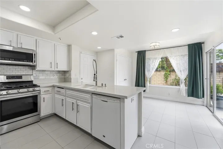 126 Bloom, Claremont, California 91711