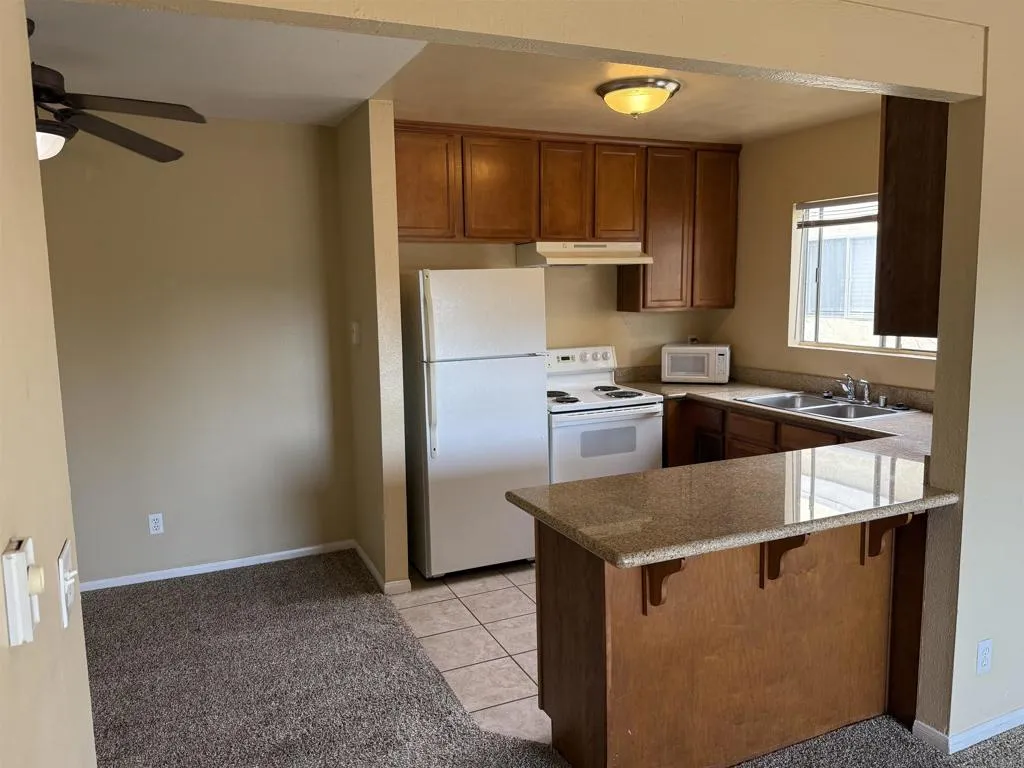 830 W Lincoln Ave