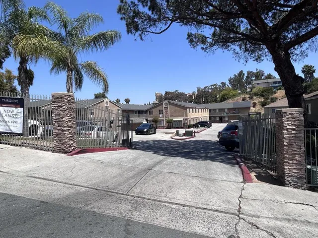 4960 70 Auburn Drive, San Diego, California 92105