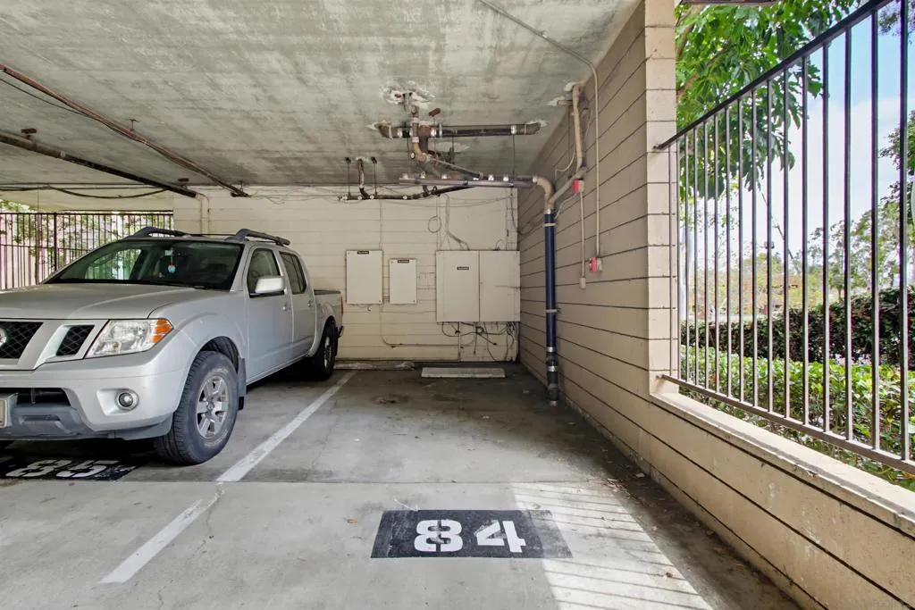 Parking Lot/Garage