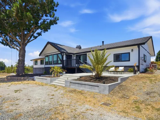 73 Aloha Court, Petaluma, California 94952