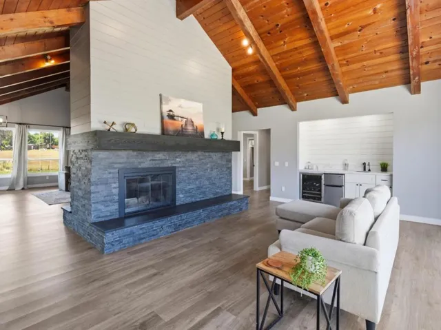 73 Aloha Court, Petaluma, California 94952