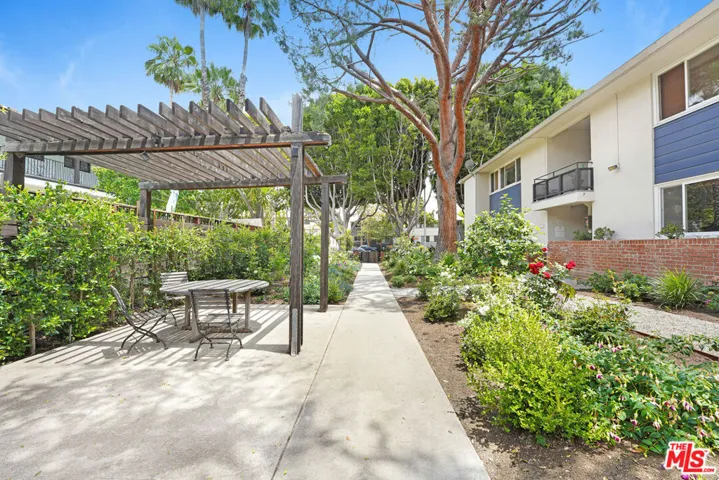 1219 N Crescent Heights Boulevard C, West Hollywood, California 90046