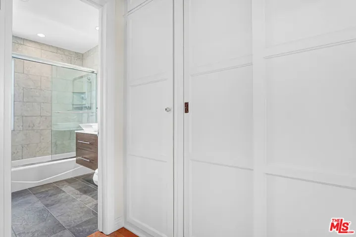 1219 N Crescent Heights Boulevard C, West Hollywood, California 90046