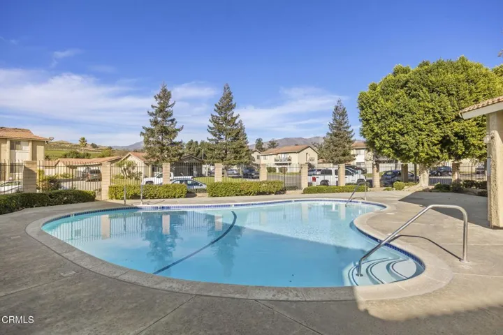 39-web-or-mls-UpmarketMedia_391Santa_93