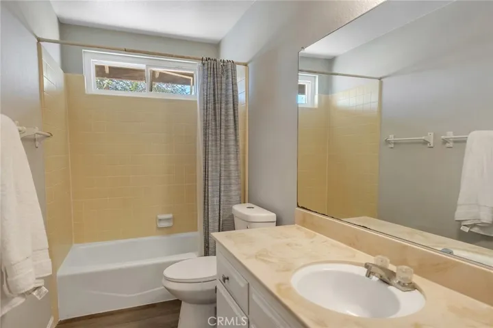 15420 Apache, Apple Valley, California 92307